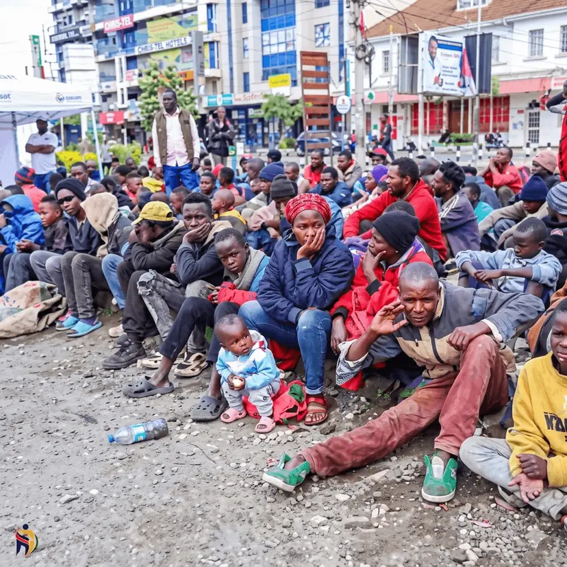 Bedding distribution - volunteers at work